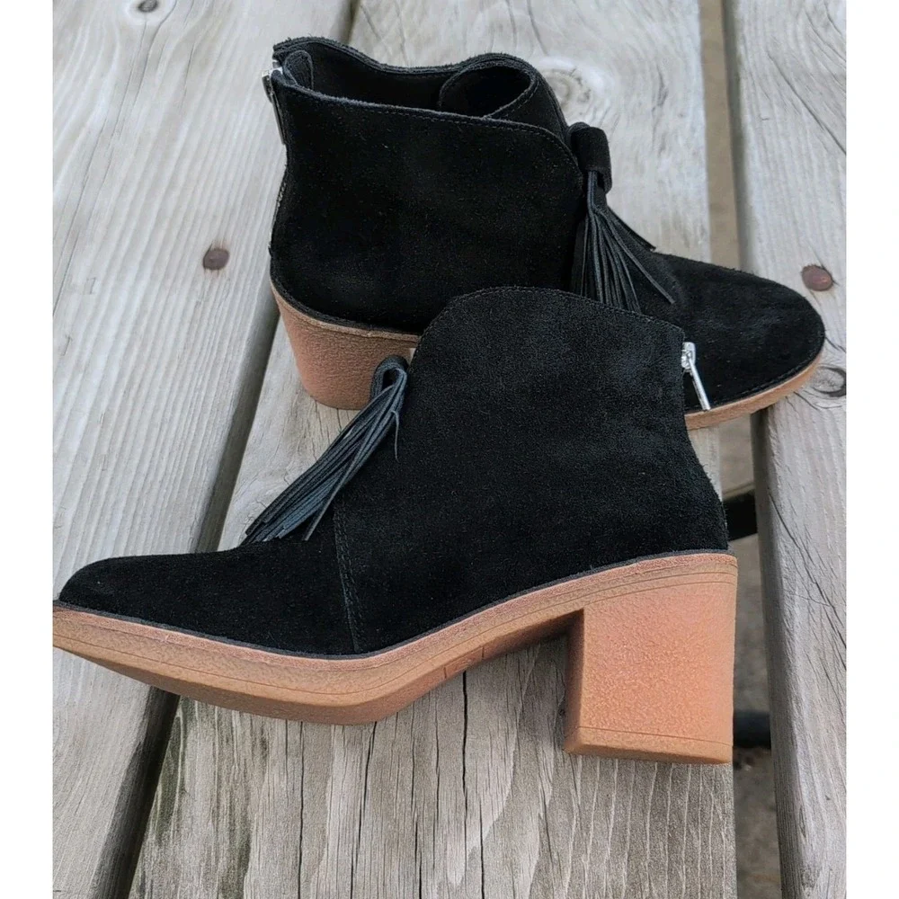 UGG Women's CORIN Ankle Boot 8 US  Black Suede NWOB $140‎ MSRP
